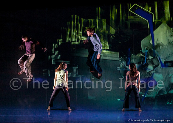 Motionhouse SCATTERED-0134