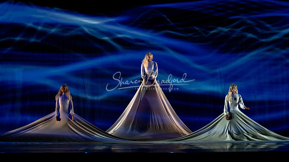 MOMIX Alice pc Sharen Bradford-0135