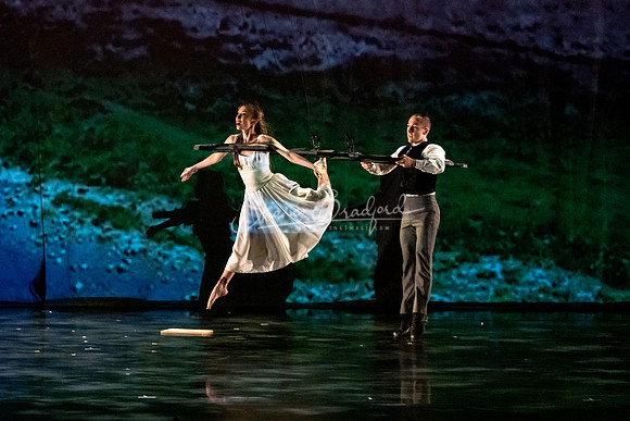 Momix ALICE 9-17-21 pc Sharen Bradford-1339