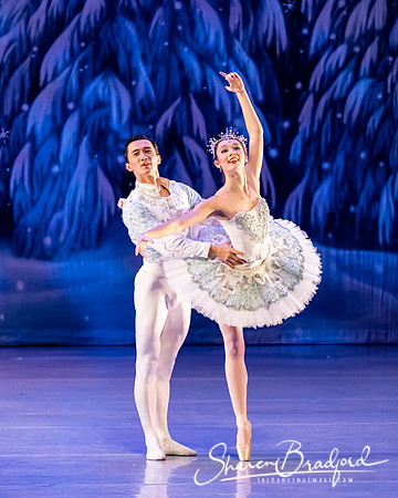 CCBT Nutcracker 19 pc Sharen Bradford-4858