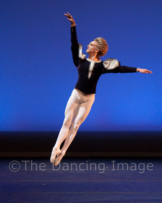 Black Swan-1184