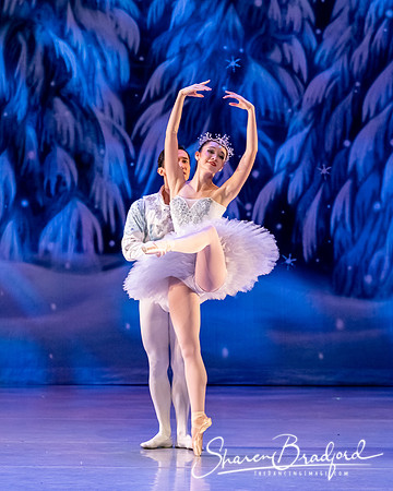 CCBT Nutcracker 19 pc Sharen Bradford-4818