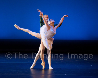 White Swan Pas de Deux-0045
