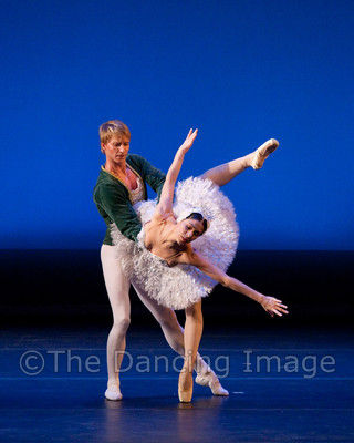 White Swan Pas de Deux-0127
