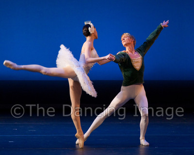 White Swan Pas de Deux-0095