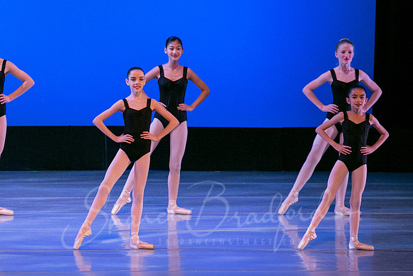 En Pointe-1683