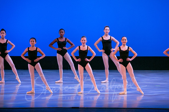 En Pointe-1686