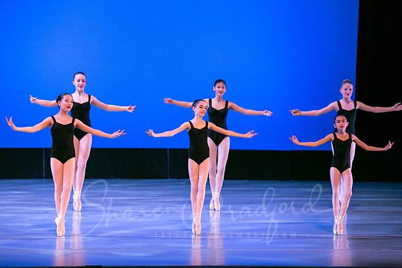 En Pointe-1702