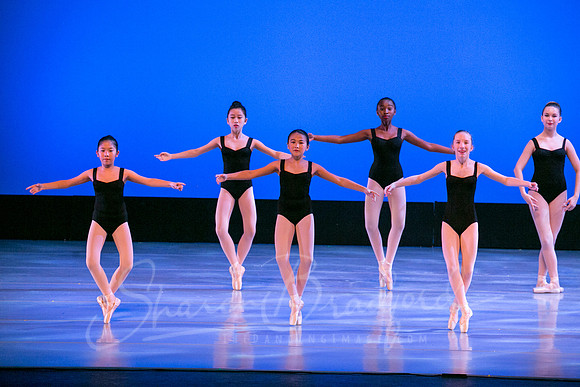 En Pointe-1709