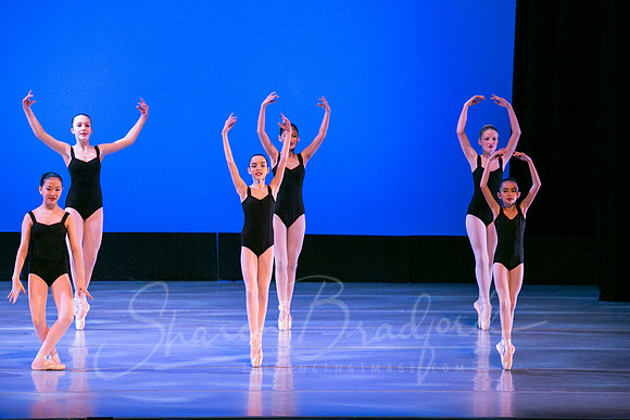 En Pointe-1716