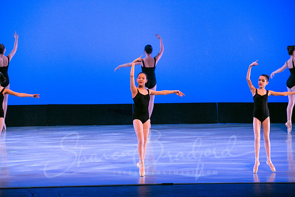 En Pointe-1726