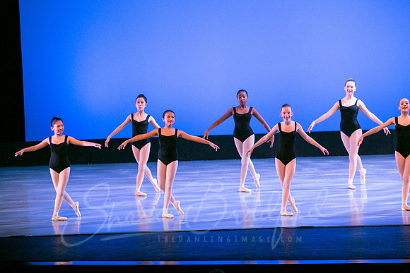 En Pointe-1739