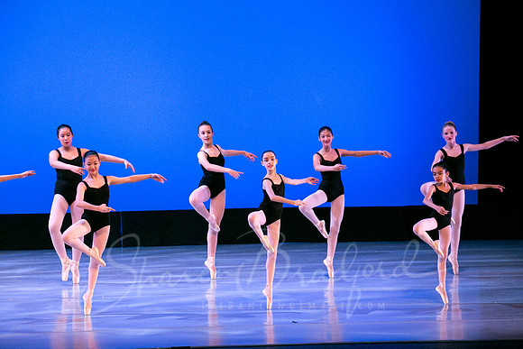 En Pointe-5306