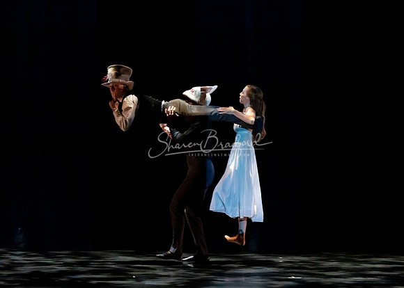 Momix ALICE 9-17-21 pc Sharen Bradford-1356