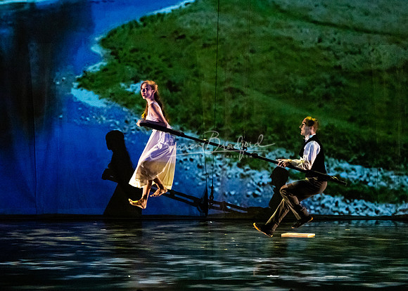 Momix ALICE 9-17-21 pc Sharen Bradford-1324