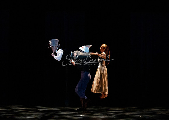 Momix ALICE 9-17-21 pc Sharen Bradford-1355