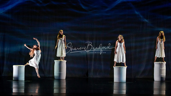 Momix ALICE 9-17-21 pc Sharen Bradford-1389