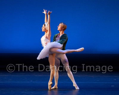 White Swan Pas de Deux-0039