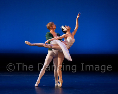 White Swan Pas de Deux-0032