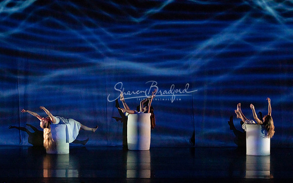 Momix ALICE 9-17-21 pc Sharen Bradford-1376