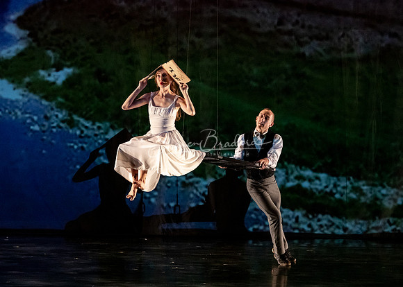 Momix ALICE 9-17-21 pc Sharen Bradford-1313