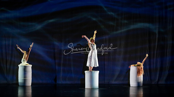 Momix ALICE 9-17-21 pc Sharen Bradford-1384