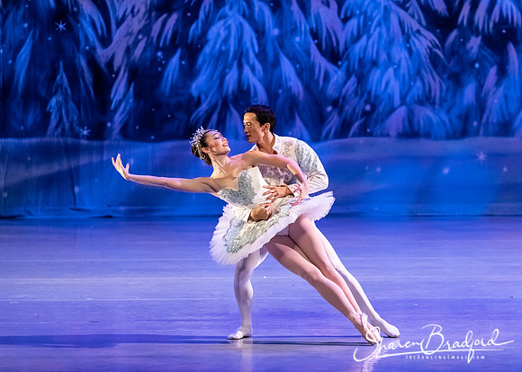 CCBT Nutcracker 19 pc Sharen Bradford-4845