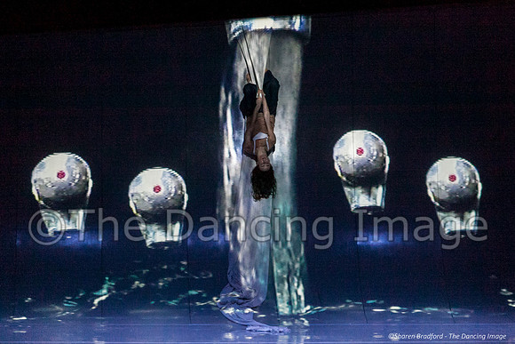 Motionhouse SCATTERED-0346
