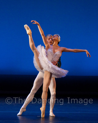 White Swan Pas de Deux-0069