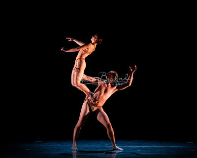 TITAS CP22 PILOBOLUS Symbiosis pc Sharen Bradford-1147