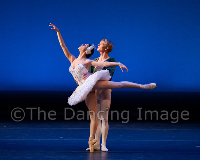 White Swan Pas de Deux-0037