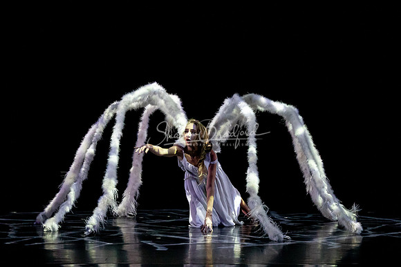 Momix ALICE 9-17-21 pc Sharen Bradford-2424