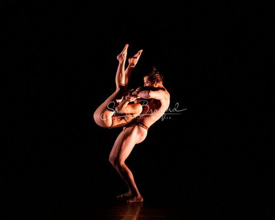 TITAS CP22 PILOBOLUS Symbiosis pc Sharen Bradford-1070