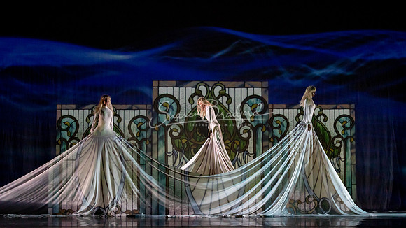 MOMIX Alice pc Sharen Bradford-0150