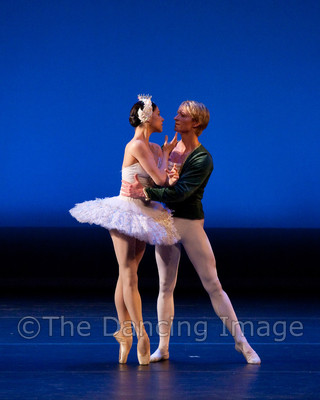 White Swan Pas de Deux-0131