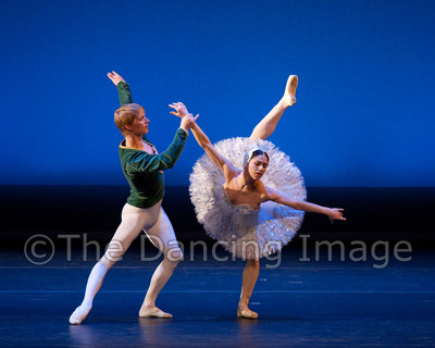 White Swan Pas de Deux-0042