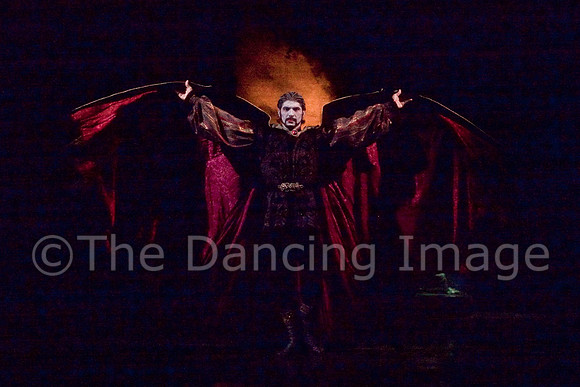 Dracula Thurs-0961