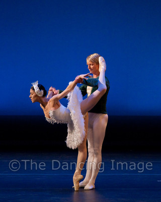 White Swan Pas de Deux-0107