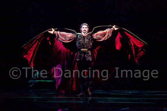 Dracula Thur Act I-0965