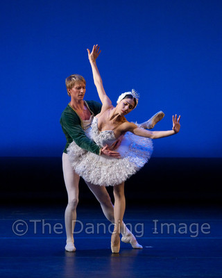 White Swan Pas de Deux-0125