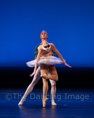 White Swan Pas de Deux-0130