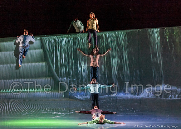 Motionhouse SCATTERED-0390
