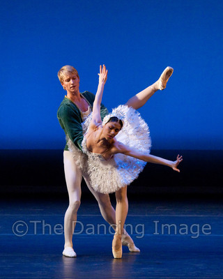 White Swan Pas de Deux-0133