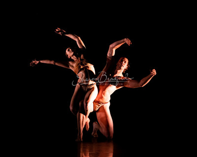 TITAS CP22 PILOBOLUS Symbiosis pc Sharen Bradford-1053