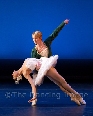 White Swan Pas de Deux-0053