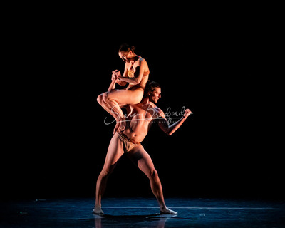 TITAS CP22 PILOBOLUS Symbiosis pc Sharen Bradford-1140