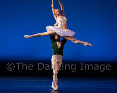 White Swan Pas de Deux-0070