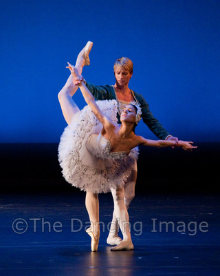 White Swan Pas de Deux-0118