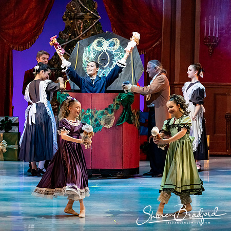 CCBT Nutcracker 19 pc Sharen Bradford-3609