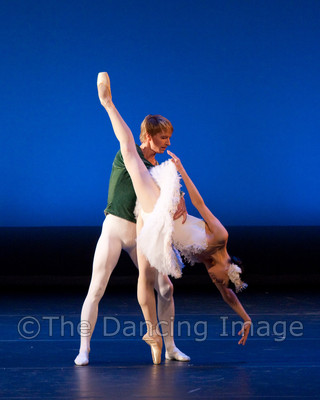 White Swan Pas de Deux-0093